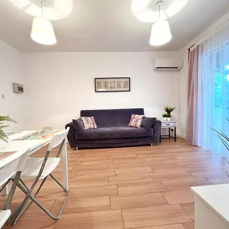 2 Bedroom Terrace And Pool Apartman