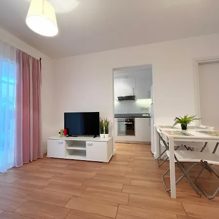 2 Bedroom Terrace And Pool Apartman